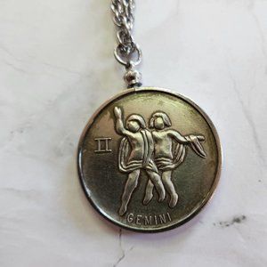 Vintage 1970s Zodiac Gemini Medallion Necklace